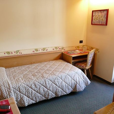 Hotel Garni La Montanara Madonna Zewnętrze zdjęcie