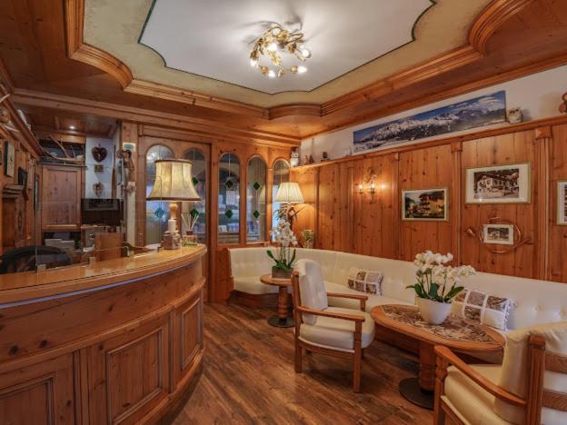 Hotel Garni La Montanara Madonna Zewnętrze zdjęcie