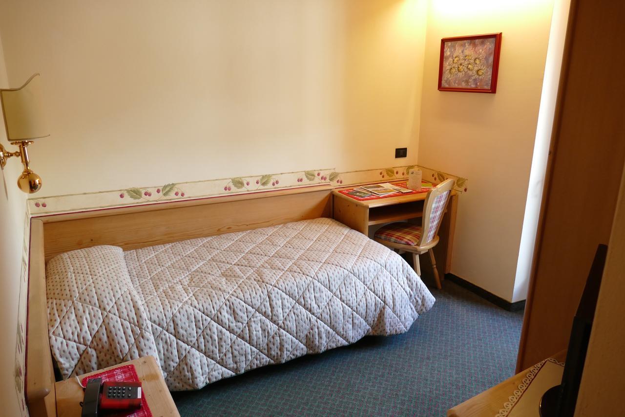 Hotel Garni La Montanara Madonna Zewnętrze zdjęcie