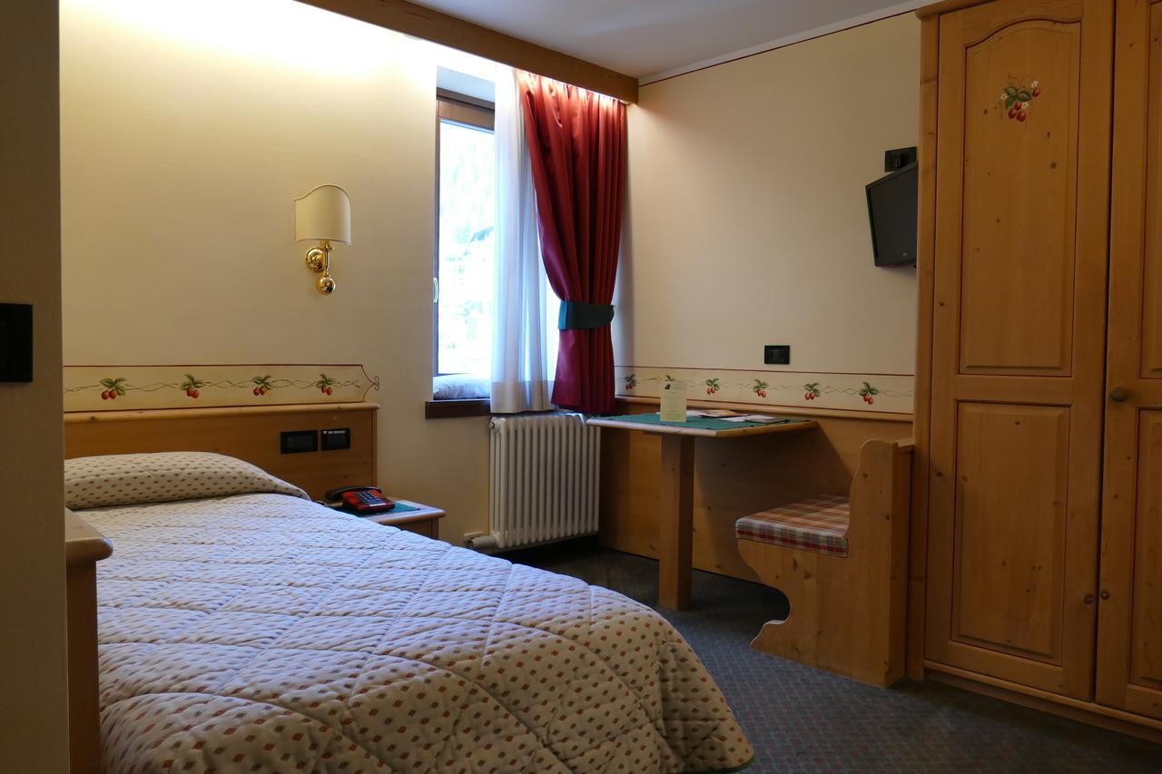 Hotel Garni La Montanara Madonna Zewnętrze zdjęcie